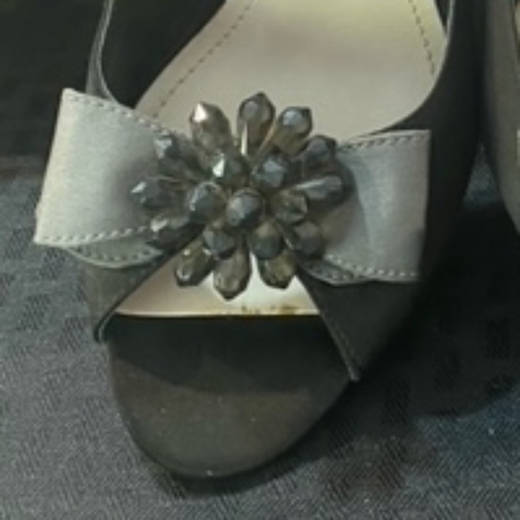 Black and Grey Pumps Size 7 - Picture 12 of 12